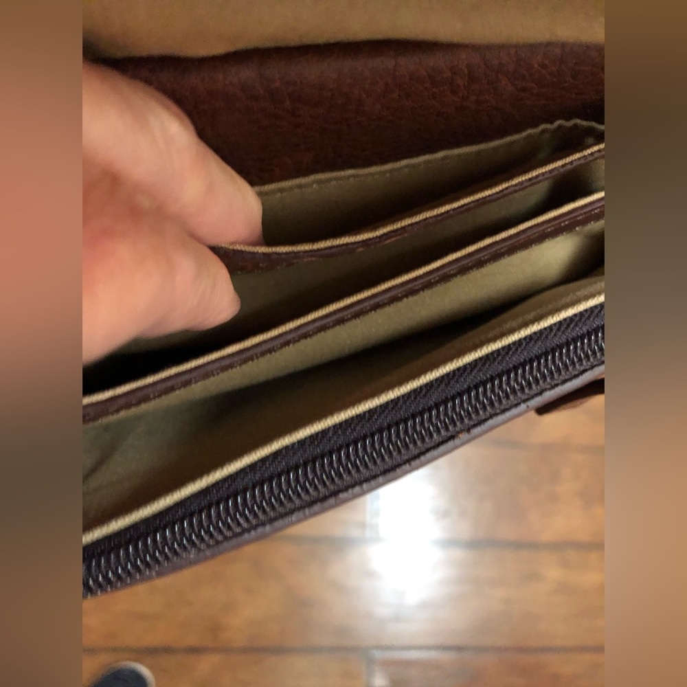 Duluth Trading Co. Brown Leather Crossbody Bag - Picture 6 of 15
